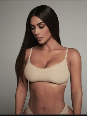 NWT SKIMS Fits Everybody Seamless Scoop Bralette in Clay